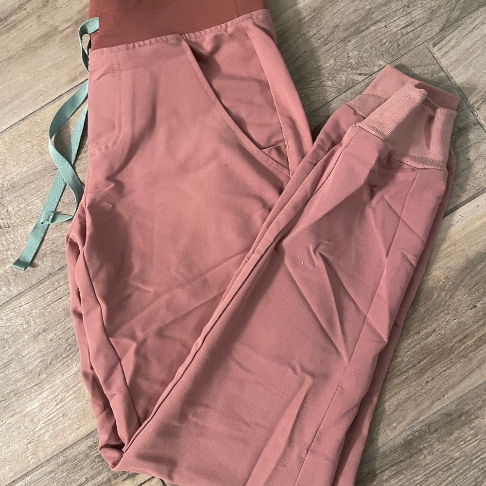 Figs Mauve Scrub Set